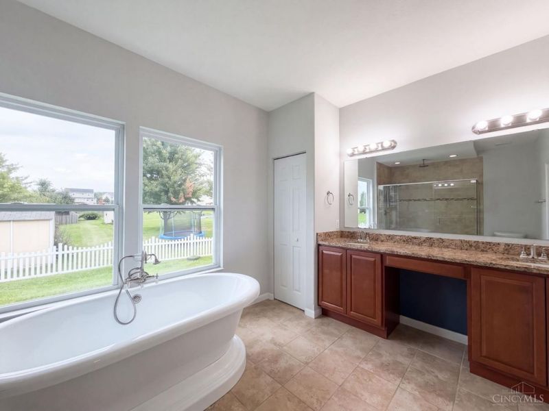 940 Sleepy Hollow Drive, Monroe, OH 45050 Photo 16