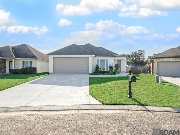 32443 N Moss, Denham Springs, LA 70706