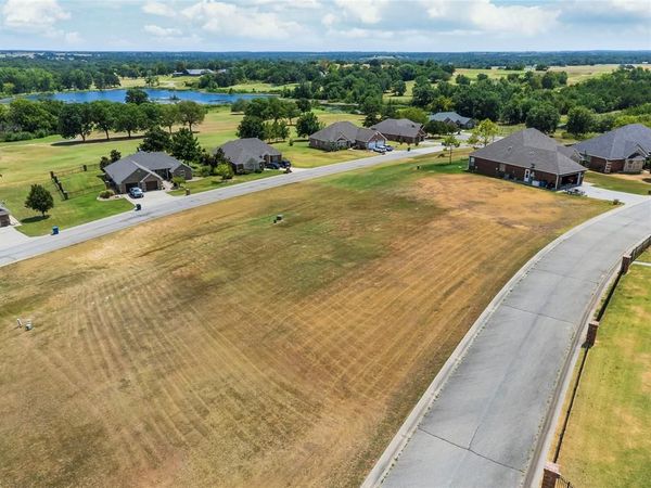 919 S Riveria Drive, Cushing, OK 74023