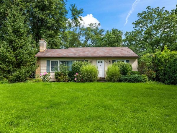108 South Parkway , Prospect Heights, IL 60070