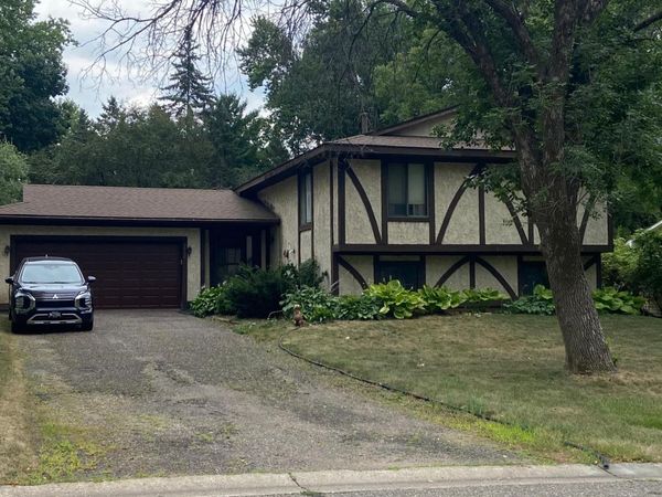 3052 Camelot Circle, Woodbury, MN 55125