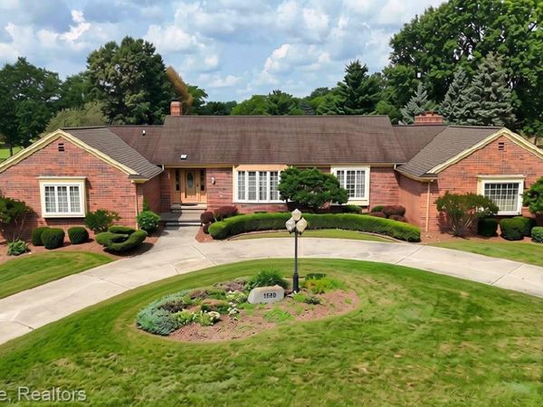 9598 Burning Tree Drive, Grand Blanc Township, Mi 48439
