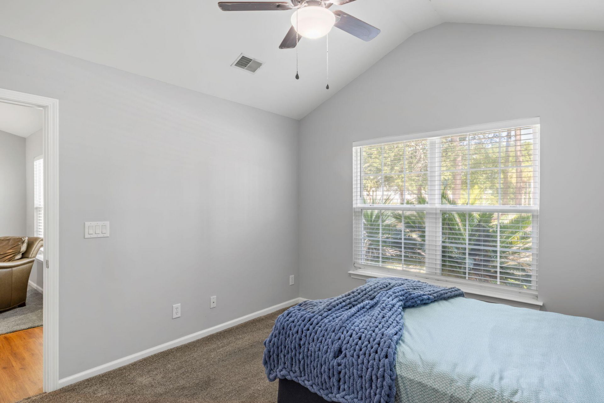 4837 Shady Tree Lane Photo 11