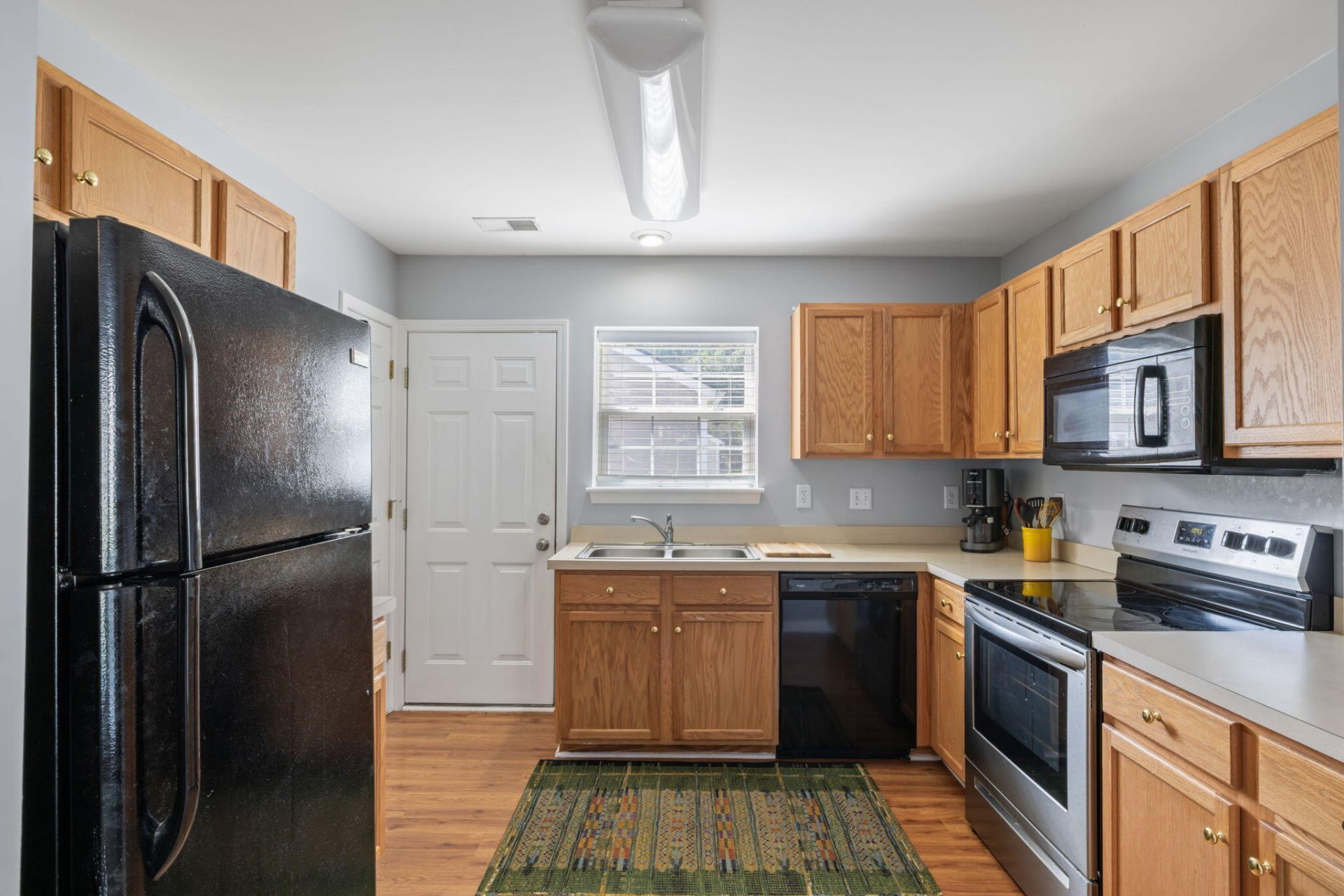 4837 Shady Tree Lane Photo 4