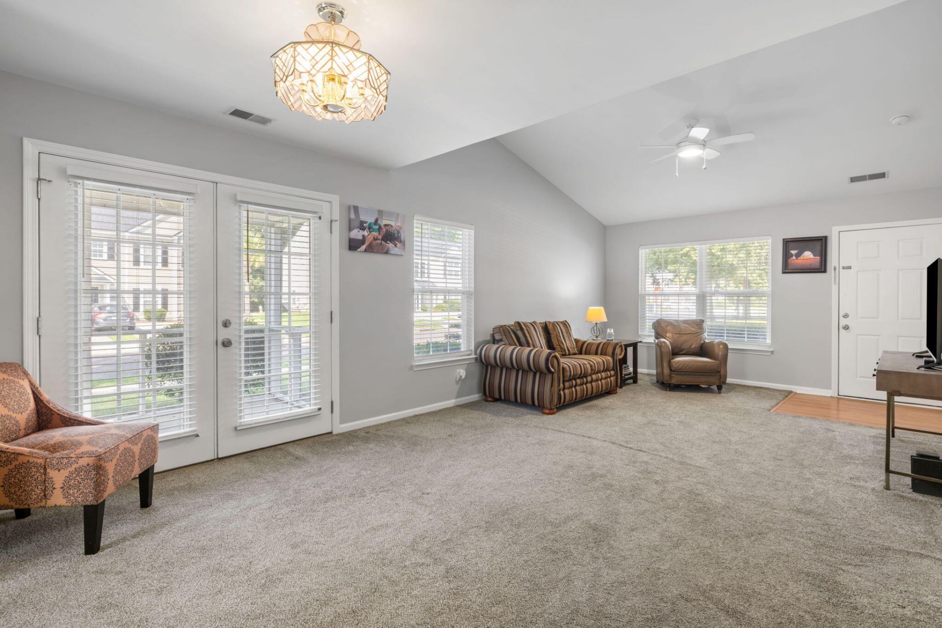 4837 Shady Tree Lane Photo 7