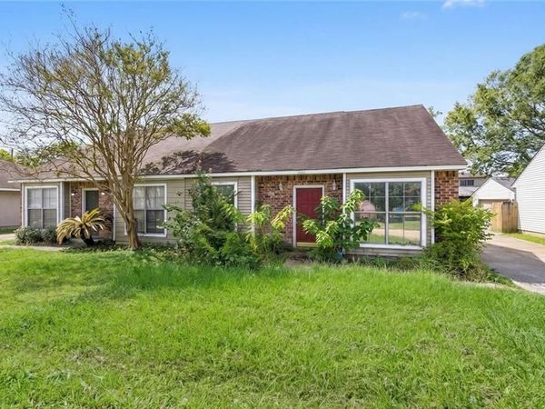 10812 STANLEY AUBIN Lane, Baton Rouge, LA 70816