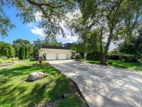 21W325 Sunnyside Drive, Itasca, IL 60143