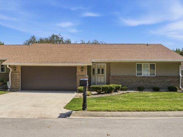 801 Quail Ridge Drive , Unit 801, Freeport, IL 61032