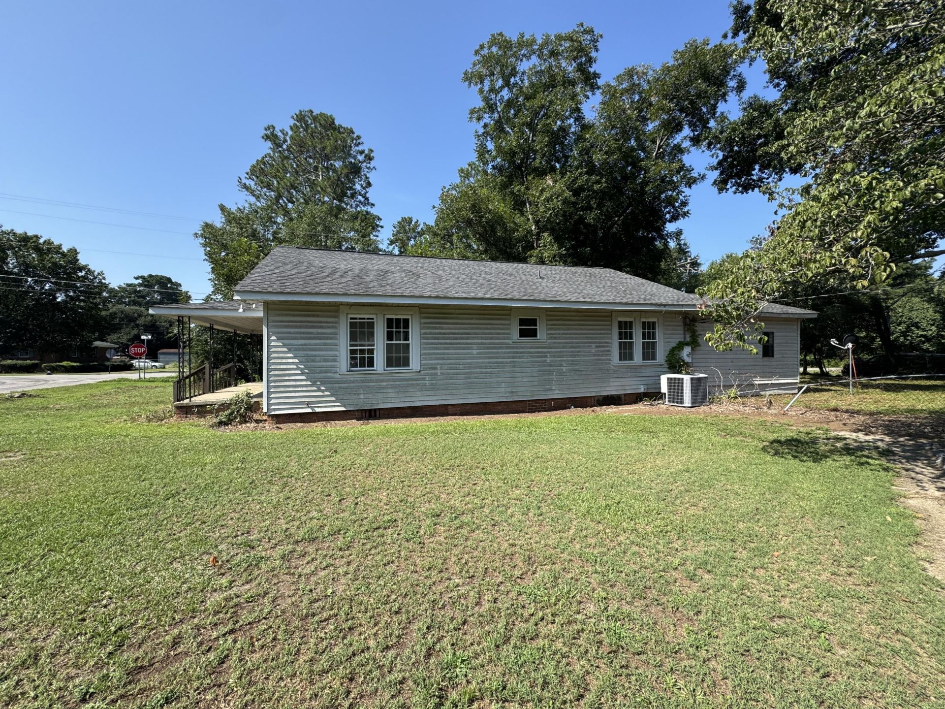 800 Mobley Street Photo 4