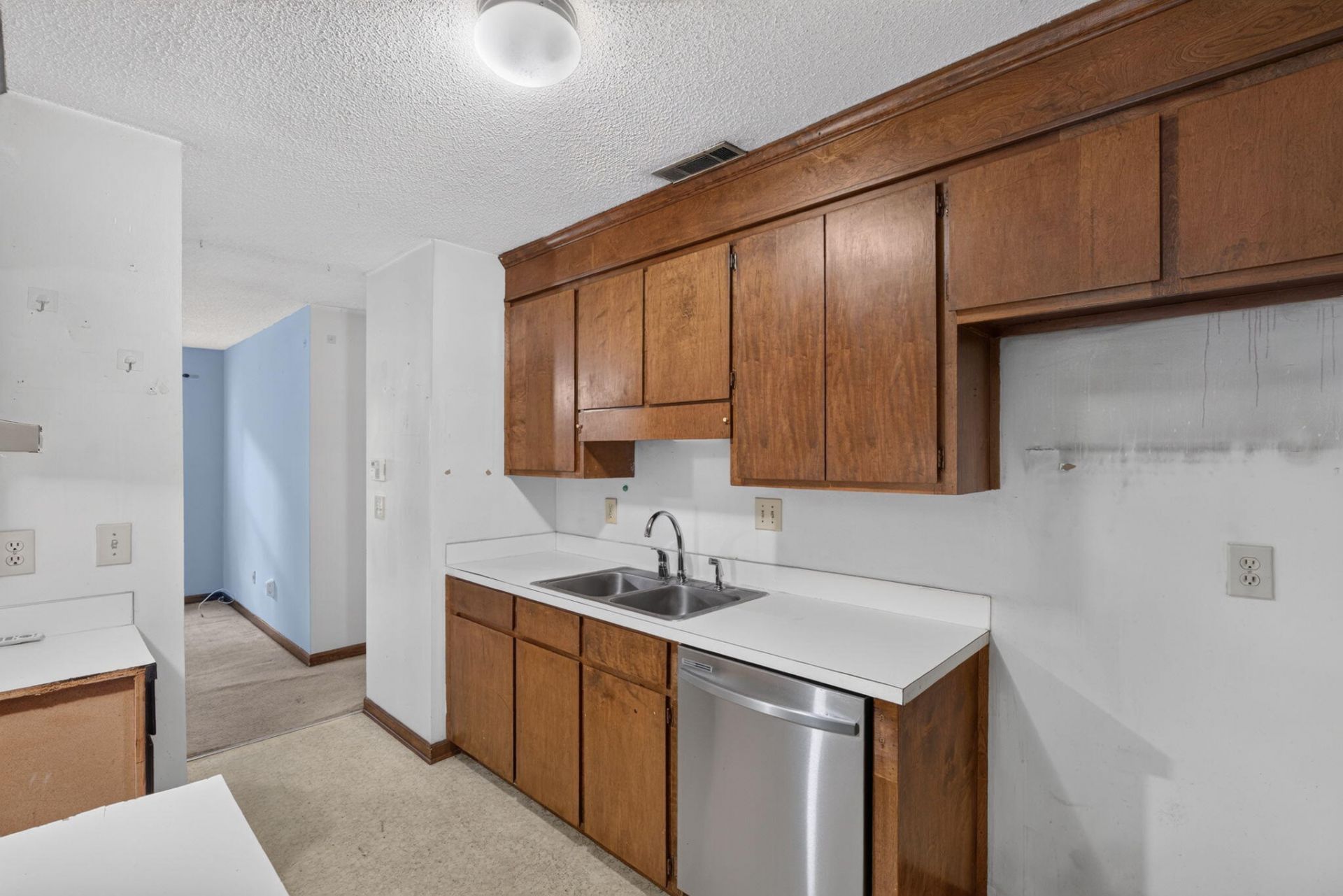 3421 Firetree Court Photo 9