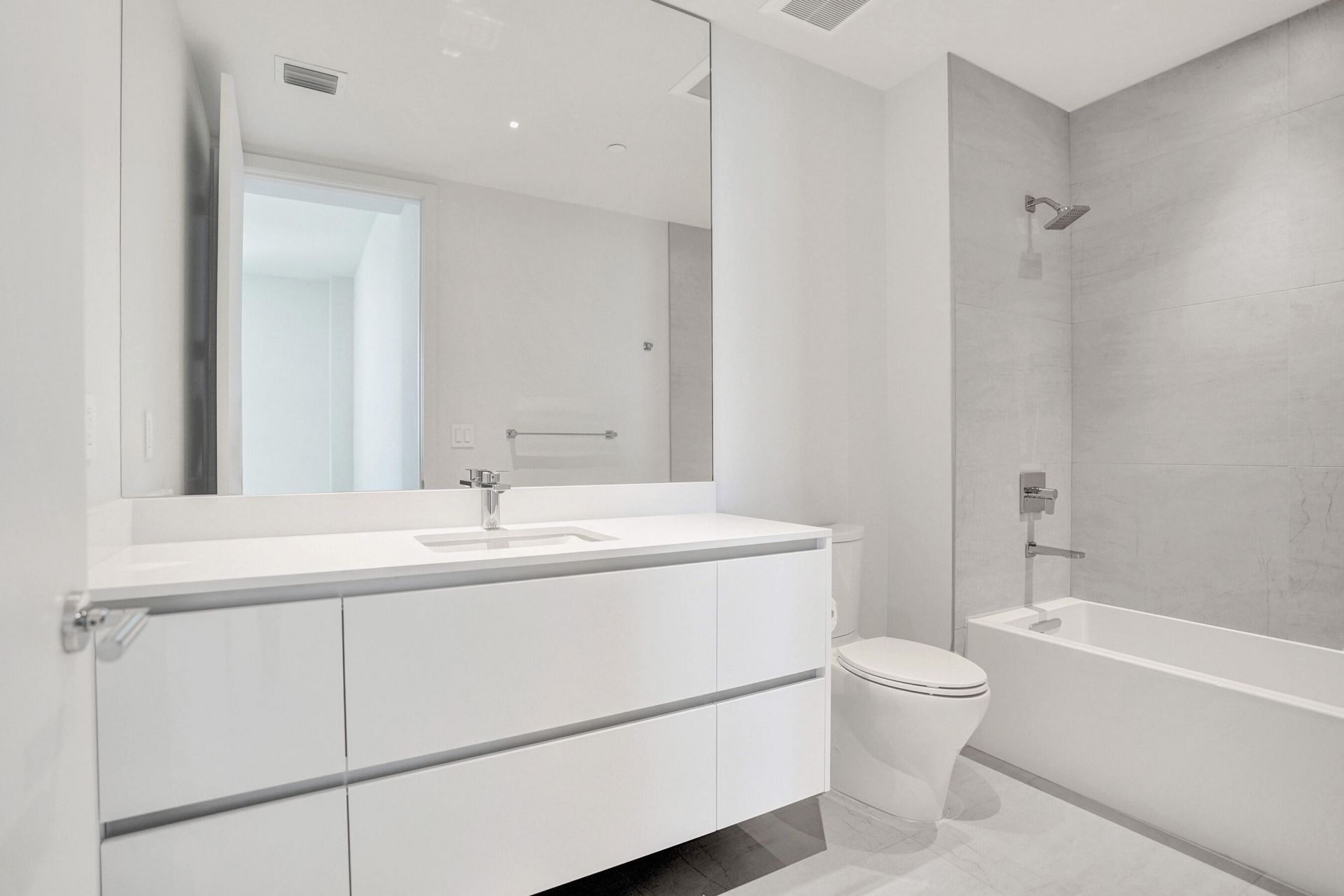 305 Briny Avenue, Unit PH905, Pompano Beach, FL 33062 Photo