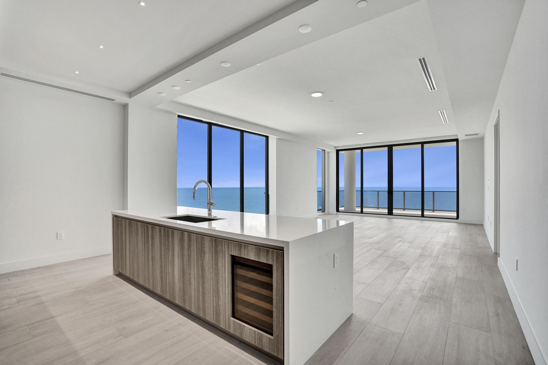 305 Briny Avenue, Unit PH905, Pompano Beach, FL 33062 Photo