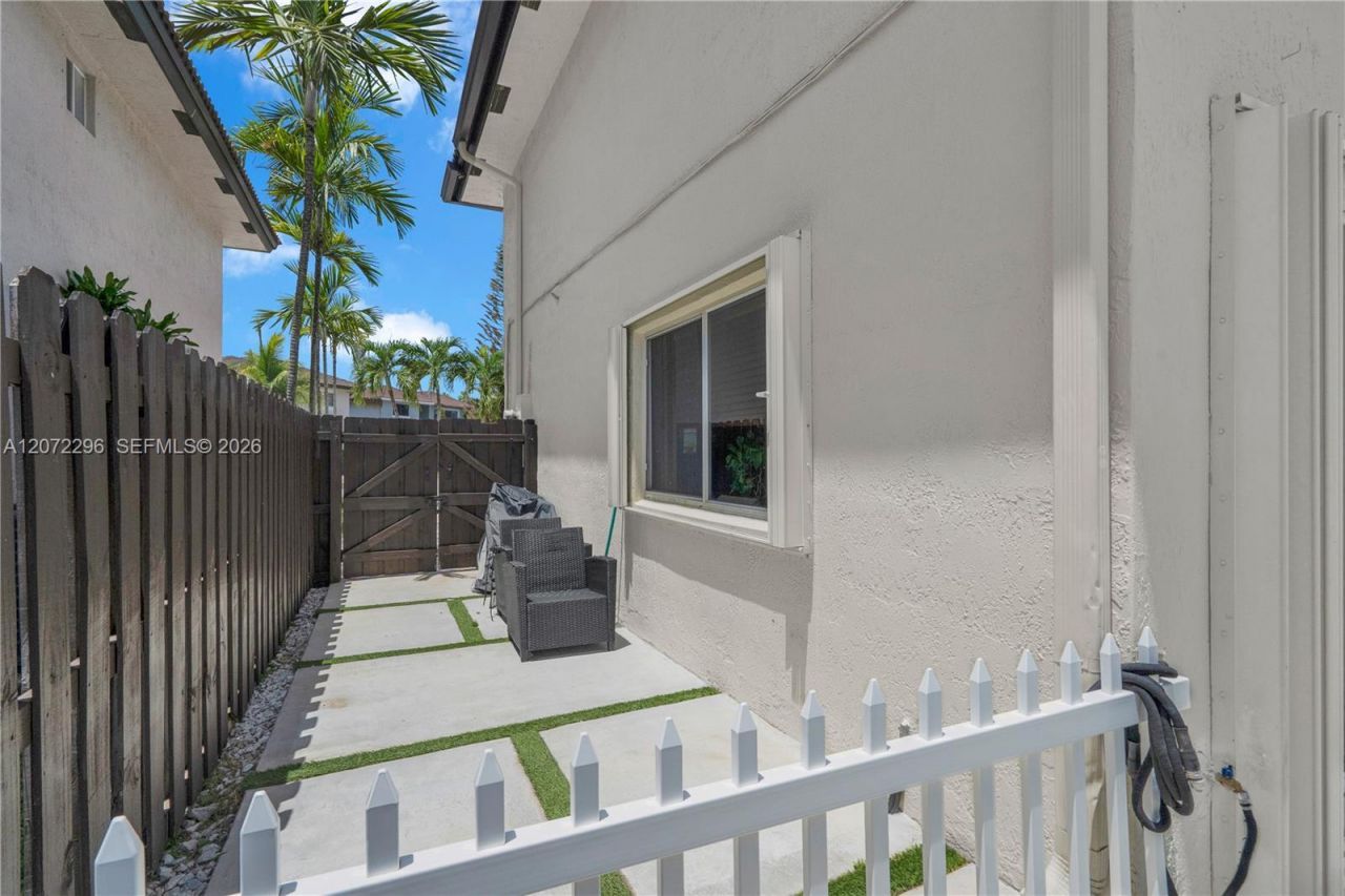 16711 SW 140th Ave , Miami, FL 33177 Photo