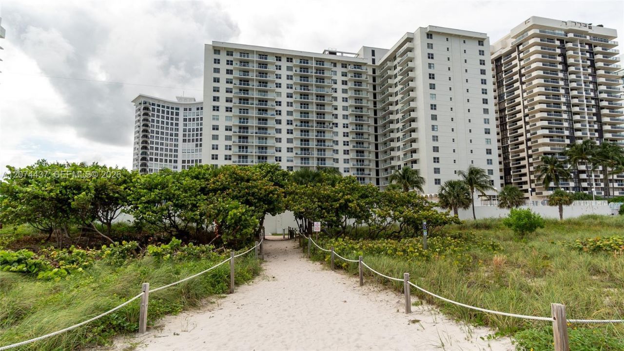 5701 Collins Ave, Unit 605, Miami Beach, FL 33140 Photo