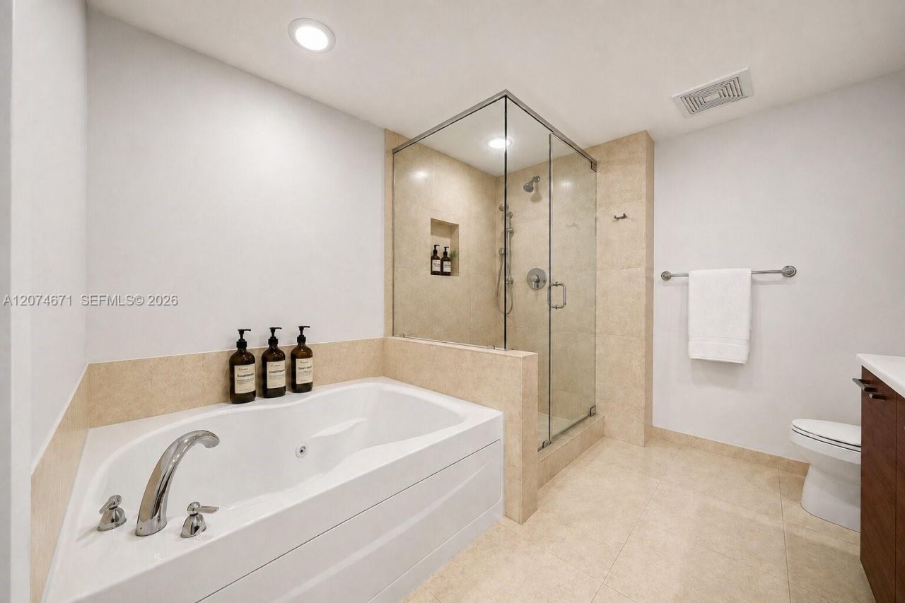 50 Biscayne Blvd, Unit 4402, Miami, FL 33132 Photo
