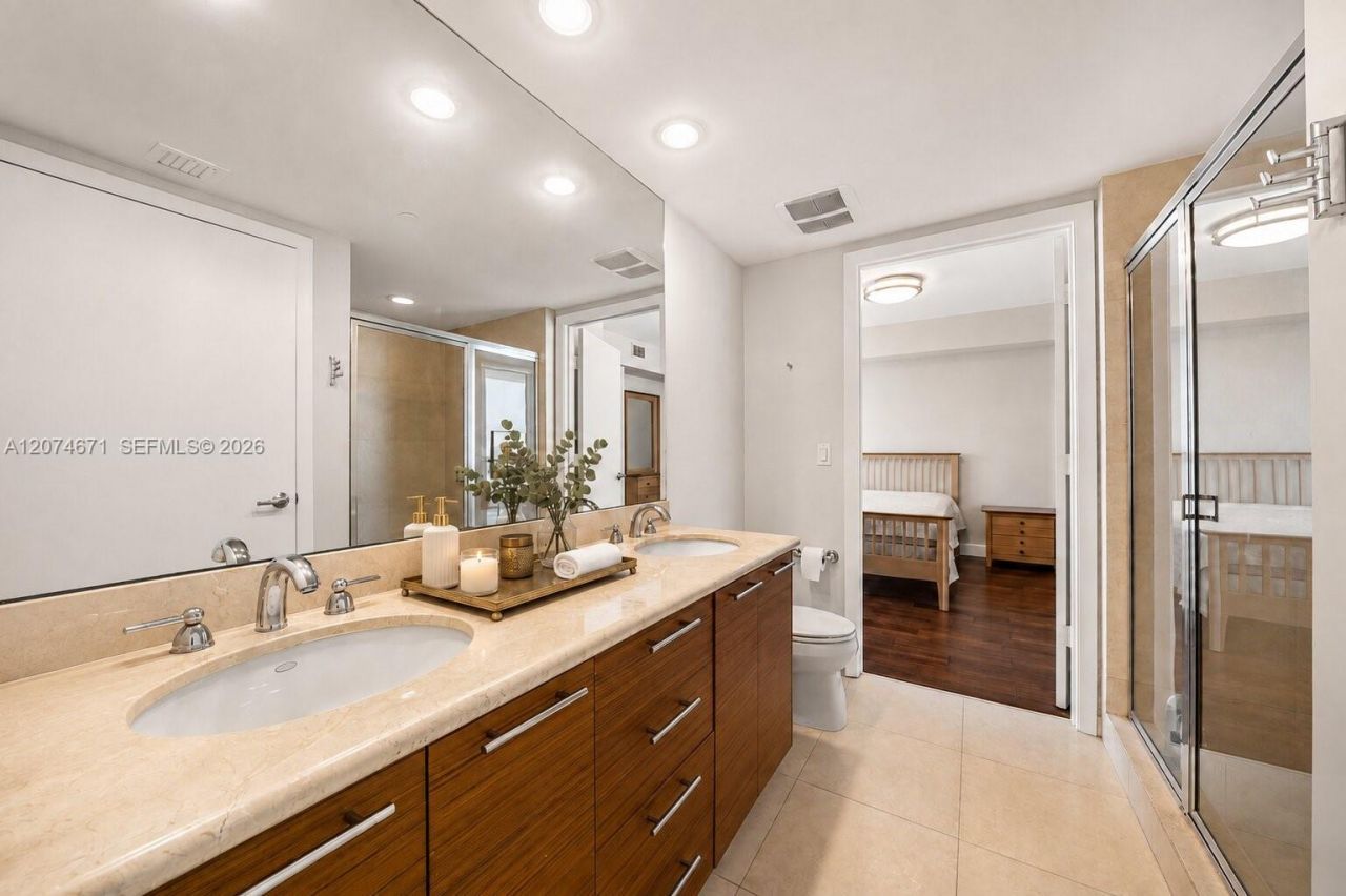 50 Biscayne Blvd, Unit 4402, Miami, FL 33132 Photo