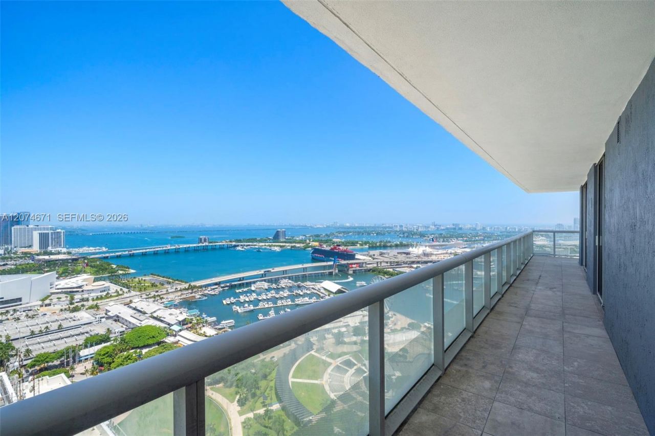 50 Biscayne Blvd, Unit 4402, Miami, FL 33132 Photo