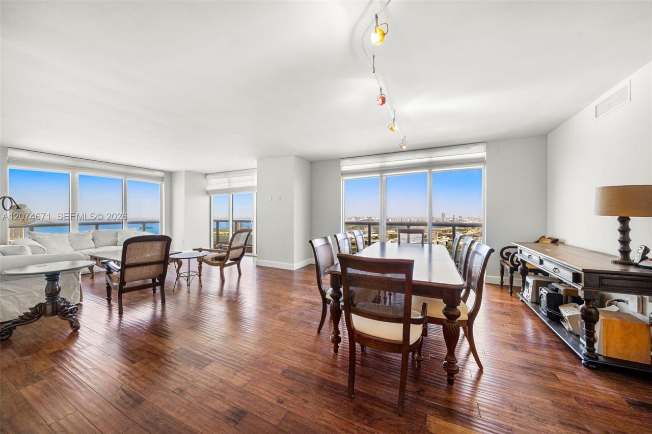 50 Biscayne Blvd, Unit 4402, Miami, FL 33132 Photo