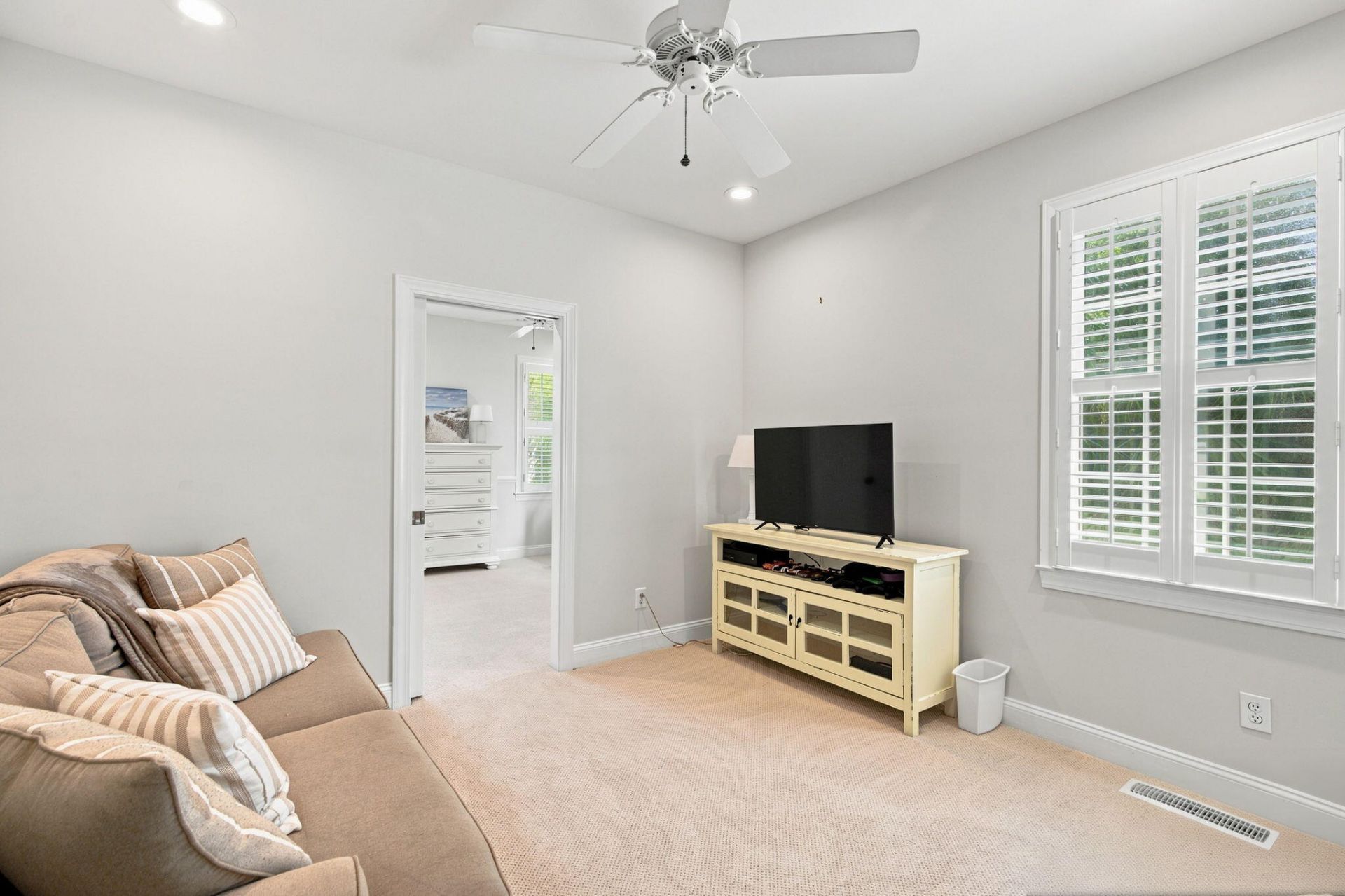 8 Ensign Court Photo 65