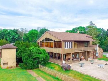 2071 BAUS ROAD, EAST GREENVILLE, PA 18041