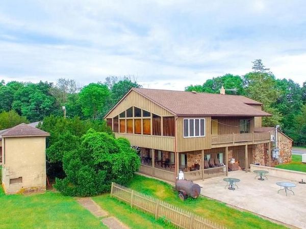 2071 BAUS ROAD, EAST GREENVILLE, PA 18041