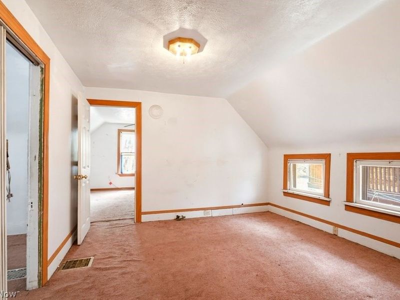 7311 Montgomery Avenue, Cleveland, OH 44104 Photo 14