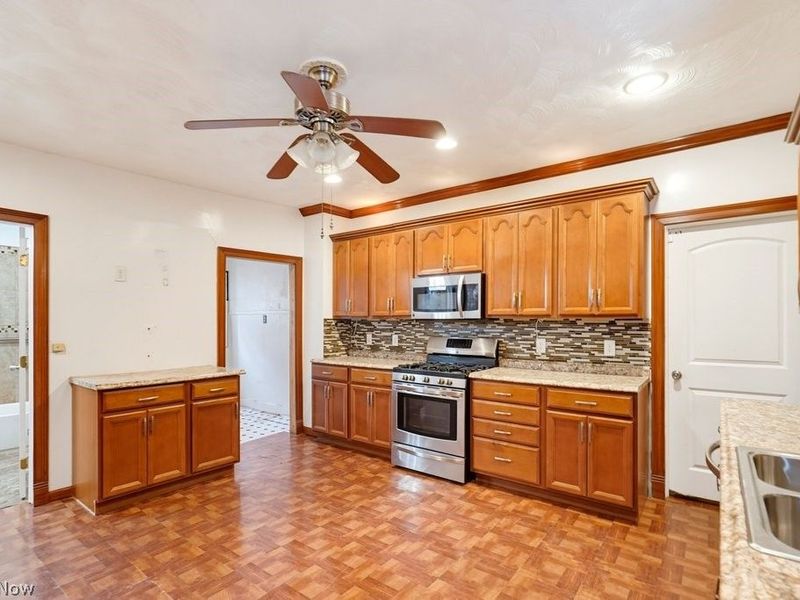 7311 Montgomery Avenue, Cleveland, OH 44104 Photo 4