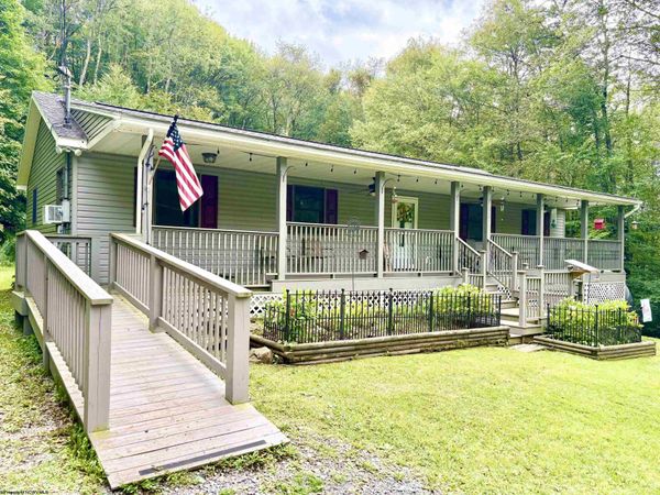 112 Hillside Drive, Thomas, WV 26292