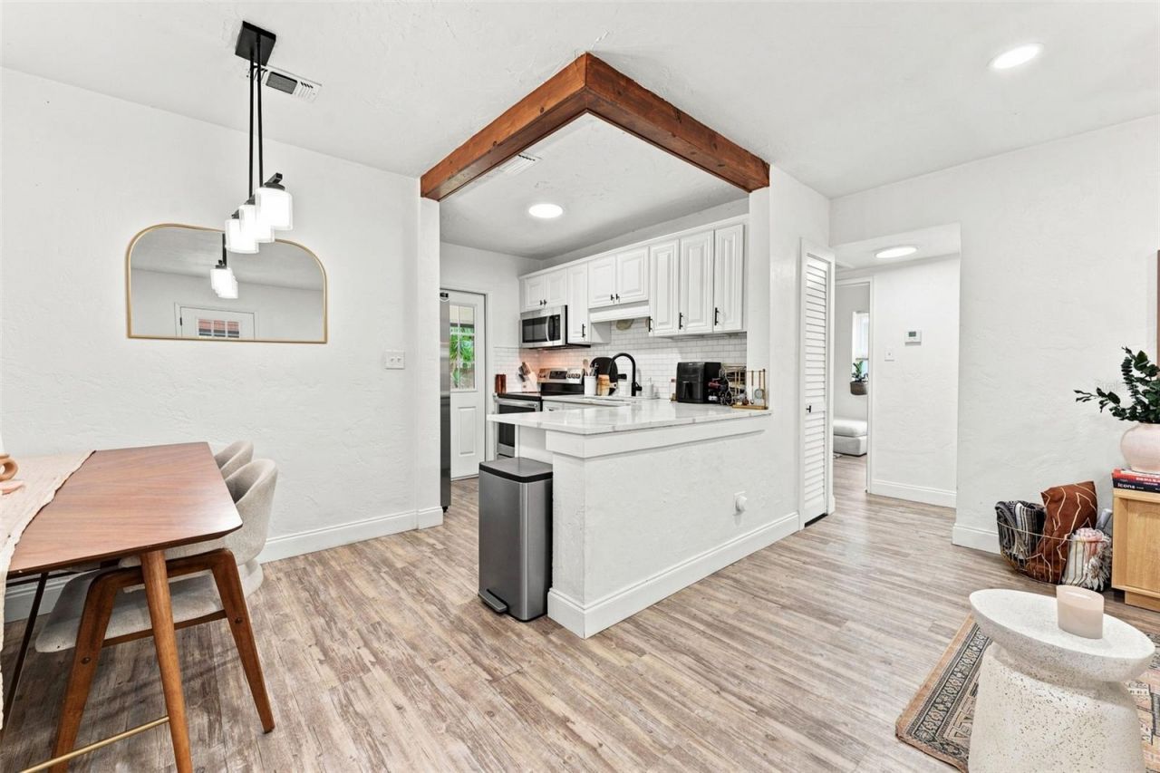240 42nd Avenue Ne, Saint Petersburg, FL 33703 Photo