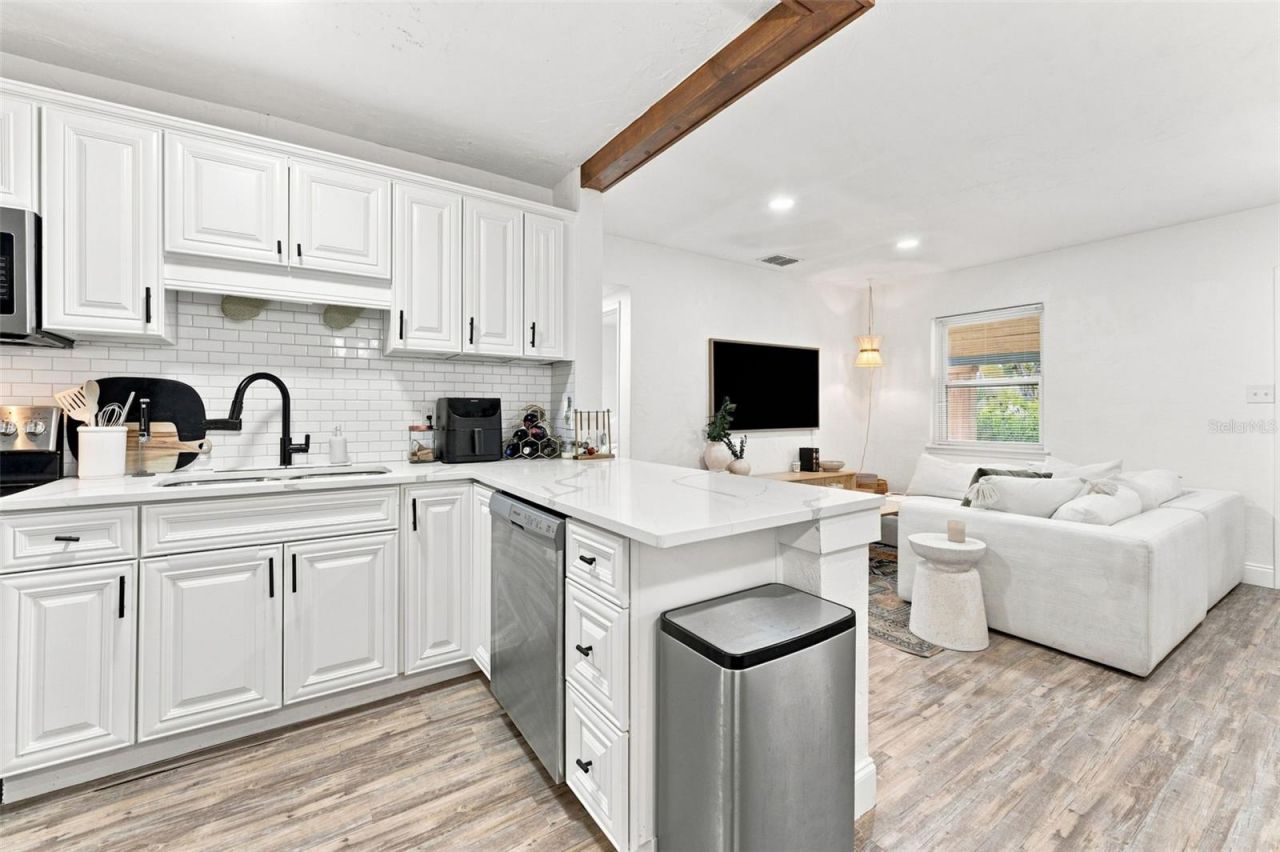 240 42nd Avenue Ne, Saint Petersburg, FL 33703 Photo