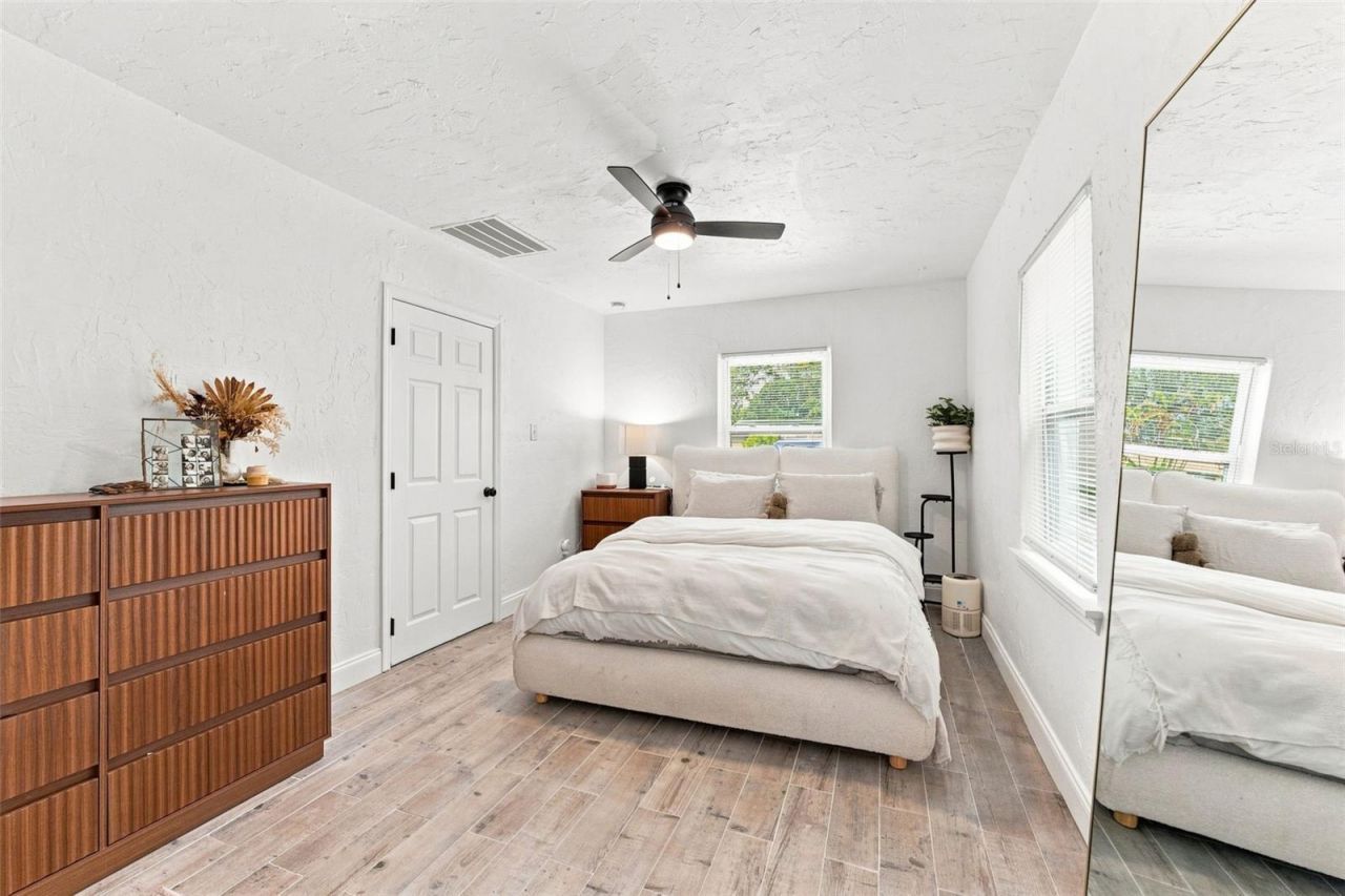 240 42nd Avenue Ne, Saint Petersburg, FL 33703 Photo
