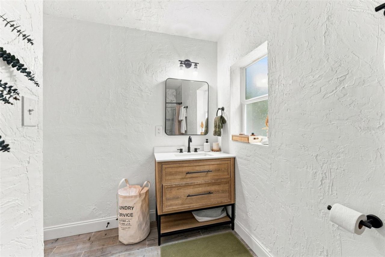 240 42nd Avenue Ne, Saint Petersburg, FL 33703 Photo