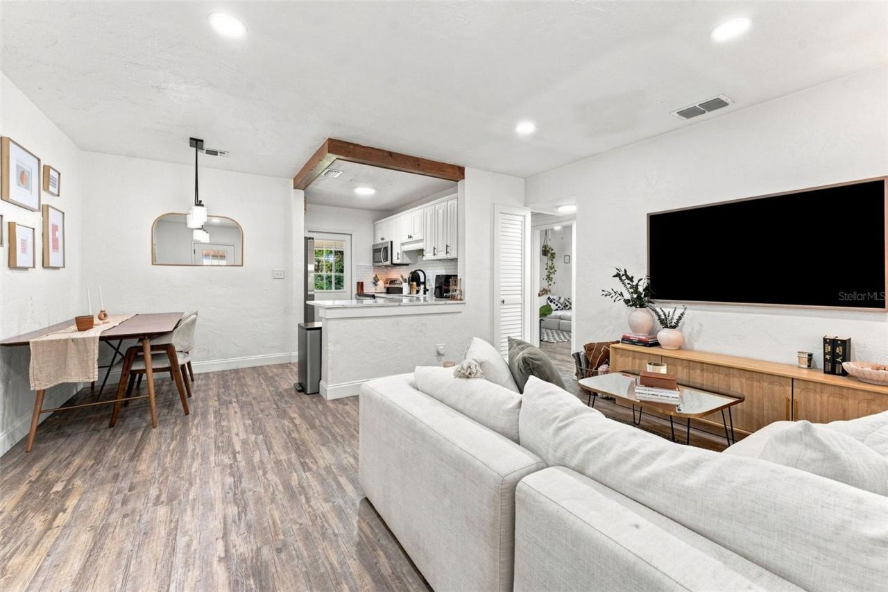 240 42nd Avenue Ne, Saint Petersburg, FL 33703 Photo