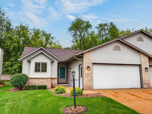 6 Village Homes Drive, Waunakee, WI 53597