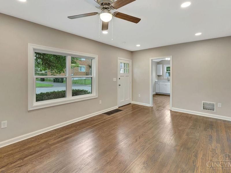 253 Ohio Avenue, Cincinnati, OH 45215 Photo 3