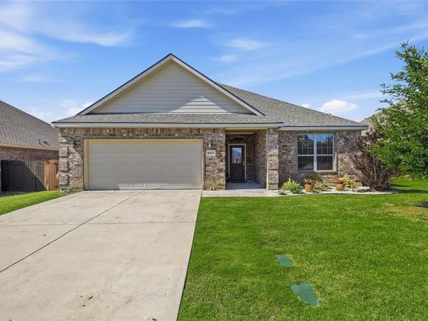 4908 Lake Park Drive, Sanger, TX 76266