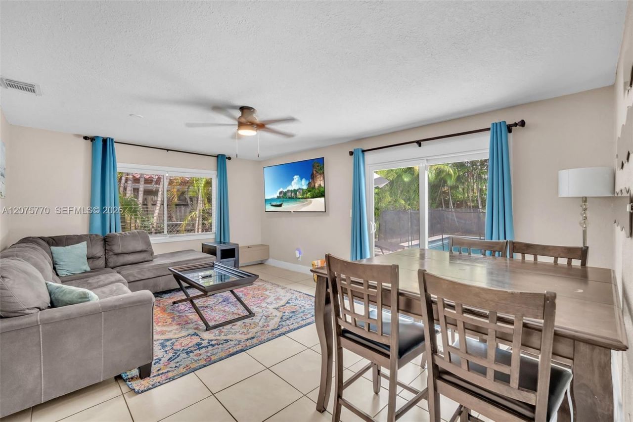 907 NE 5th St , Hallandale Beach, FL 33009 Photo