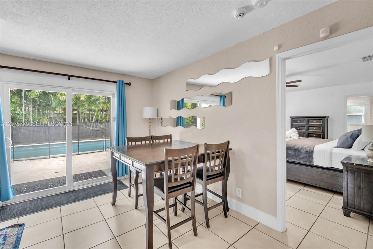 907 NE 5th St , Hallandale Beach, FL 33009 Photo