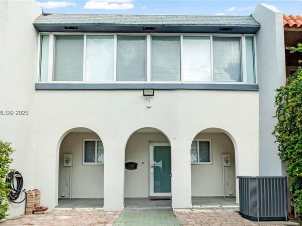 7025 W 3rd Ct , Hialeah, FL 33014
