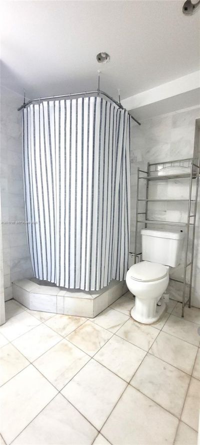 2450 NE 135th St , Unit 206, North Miami, FL 33181 Photo