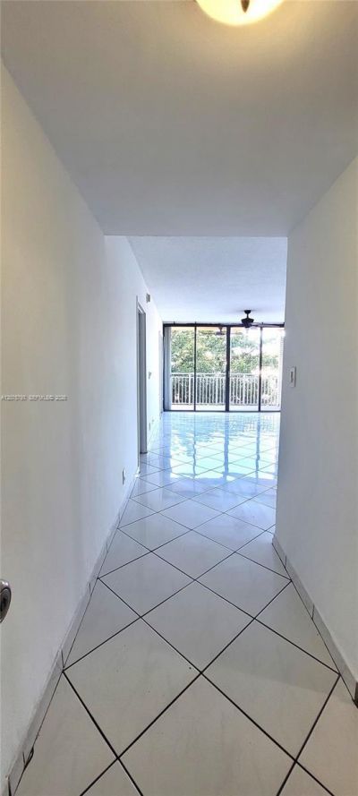 2450 NE 135th St , Unit 206, North Miami, FL 33181 Photo