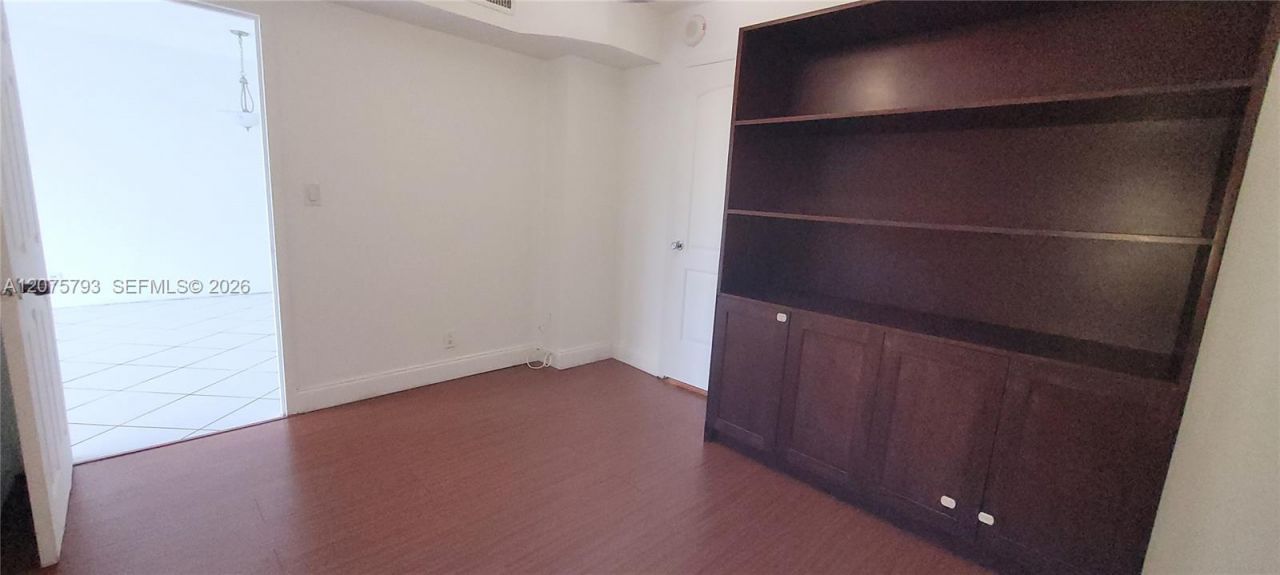 2450 NE 135th St , Unit 206, North Miami, FL 33181 Photo