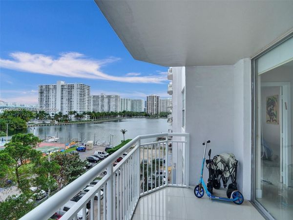 18061 Biscayne Blvd , Unit 502, Aventura, FL 33160