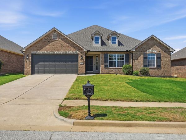 312 E Fargo Street , Broken Arrow, OK 74012