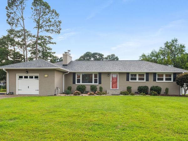 206 Raymond Drive, Seaford, VA 23696