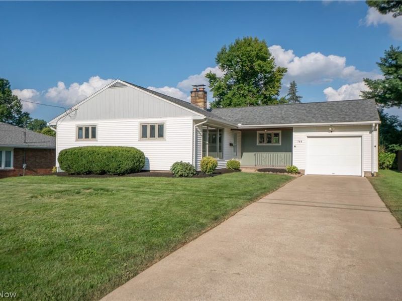 748 Hemlock Street NW, Massillon, OH 44647 Photo 1