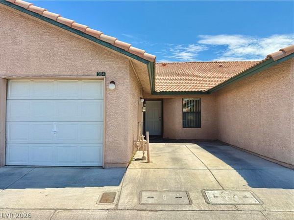 304 Crosswind Way , Las Vegas, NV 89145