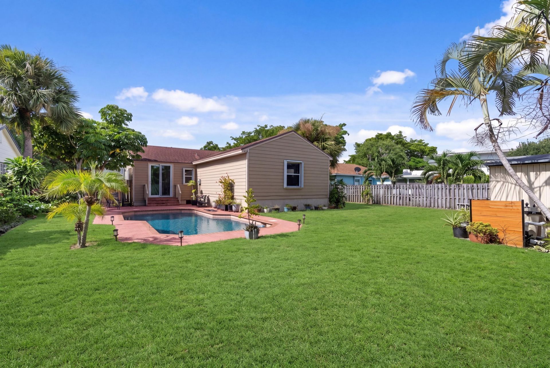 1007 Avon Road, West Palm Beach, FL 33401 Photo
