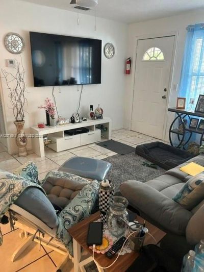 863 NW 113th St , Miami, FL 33168 Photo
