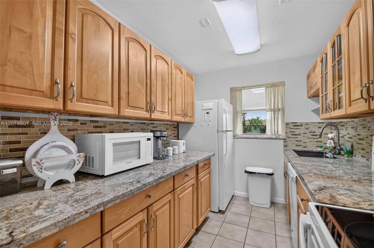 867 North Dr, Unit B, Delray Beach, FL 33445 Photo